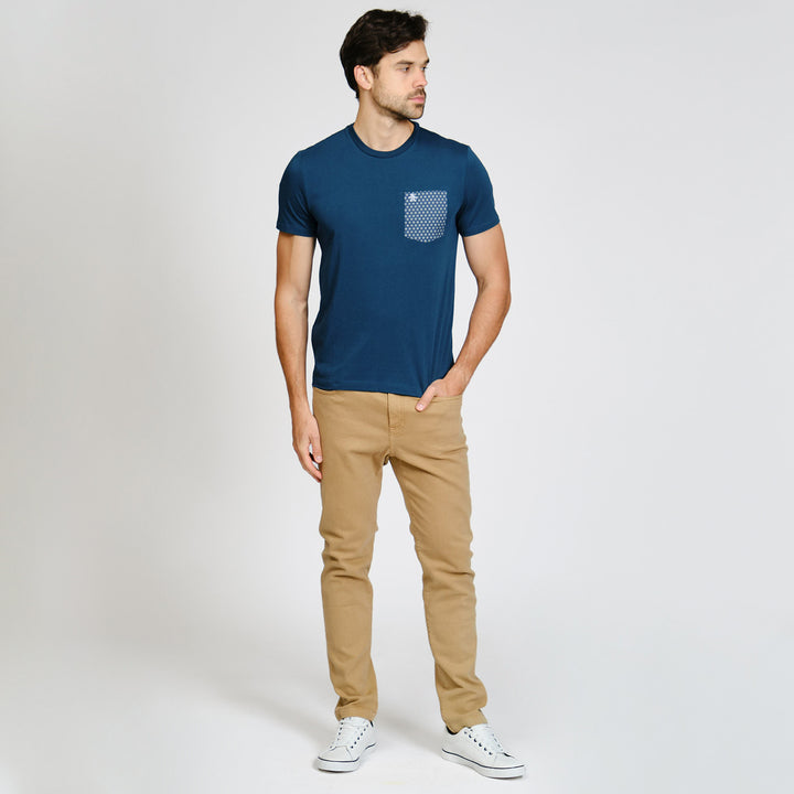 Playera Con Bolsillo Estampado