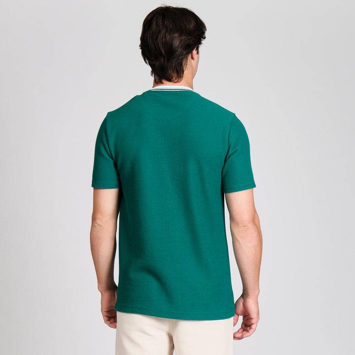 Playera De Algodón Con Detalle En Cuello