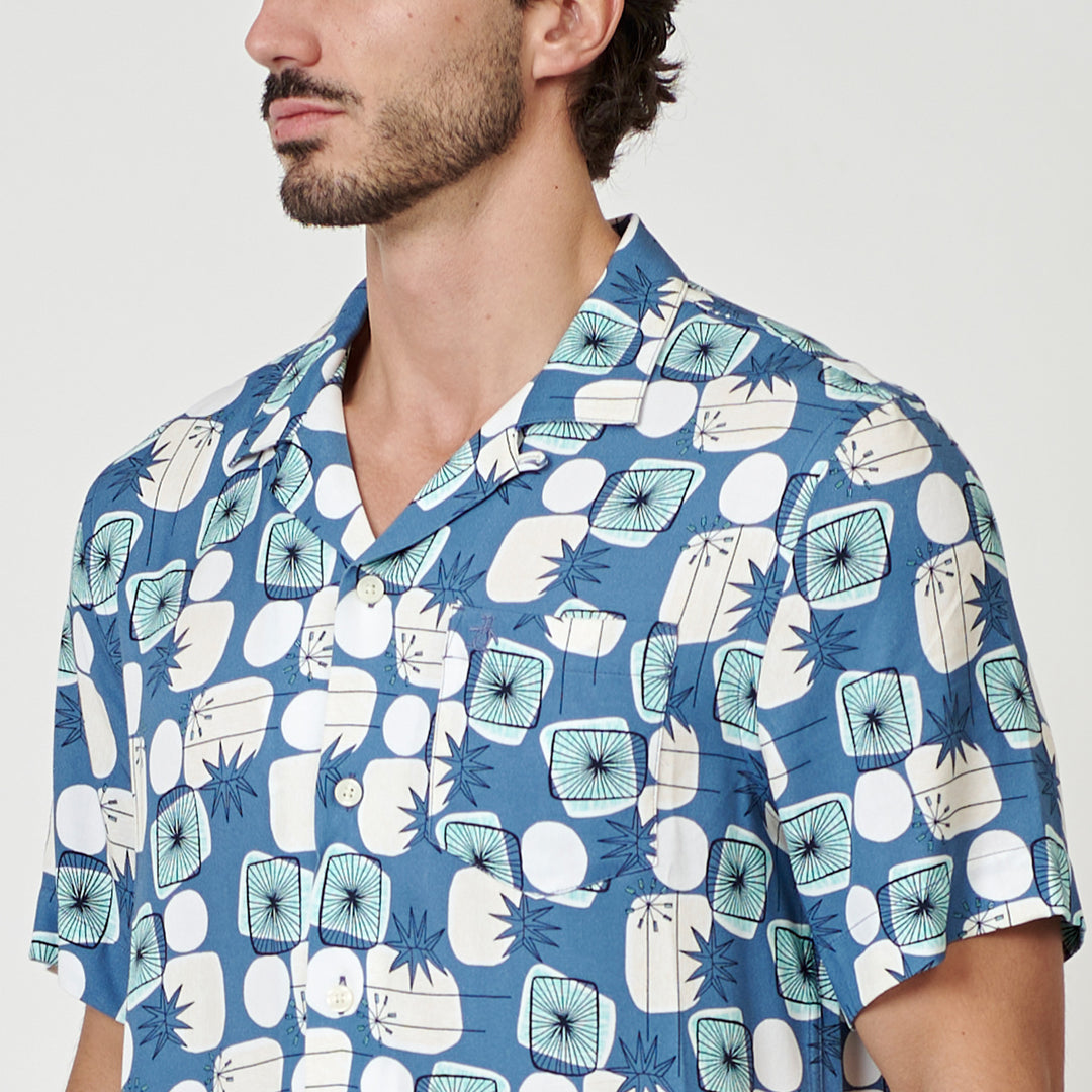 Camisa Manga Corta Full Print Retro Geo