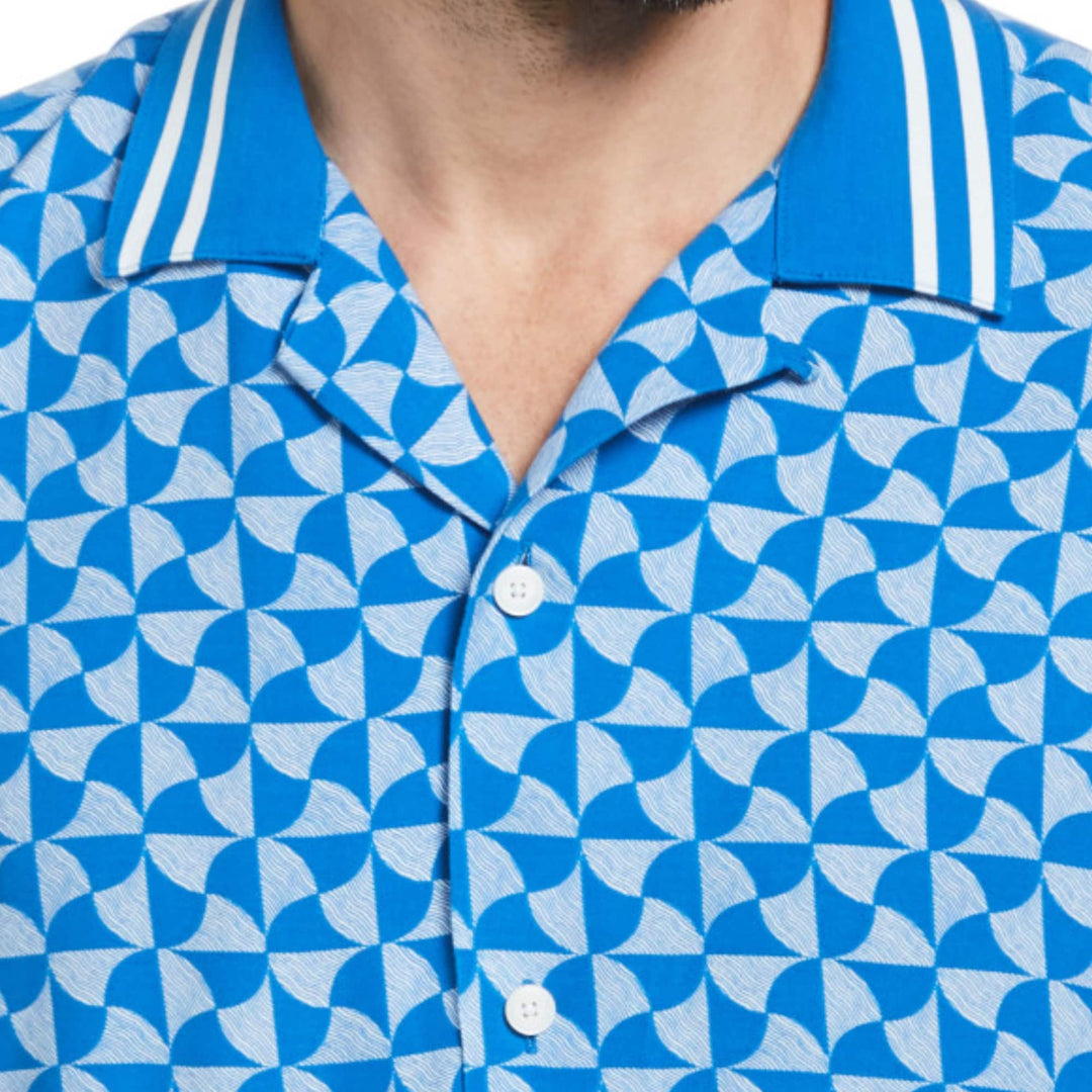 Camisa Manga Corta Con Cuello Camp Y Estampado Geométrico